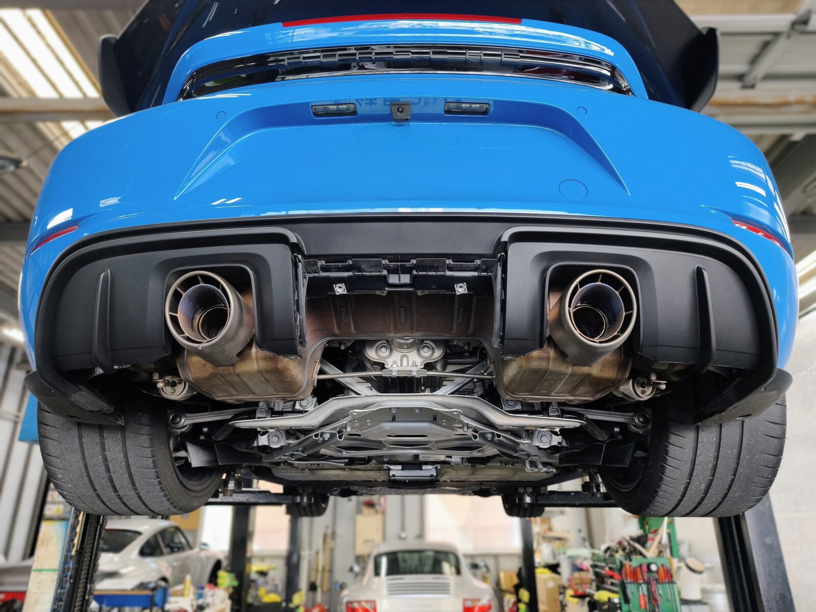 ポルシェ718ケイマンGT4RS整備入庫作業 | ヴァンセプト